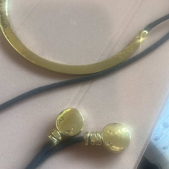 Chico’s gold and black necklace - Picture 2 of 8